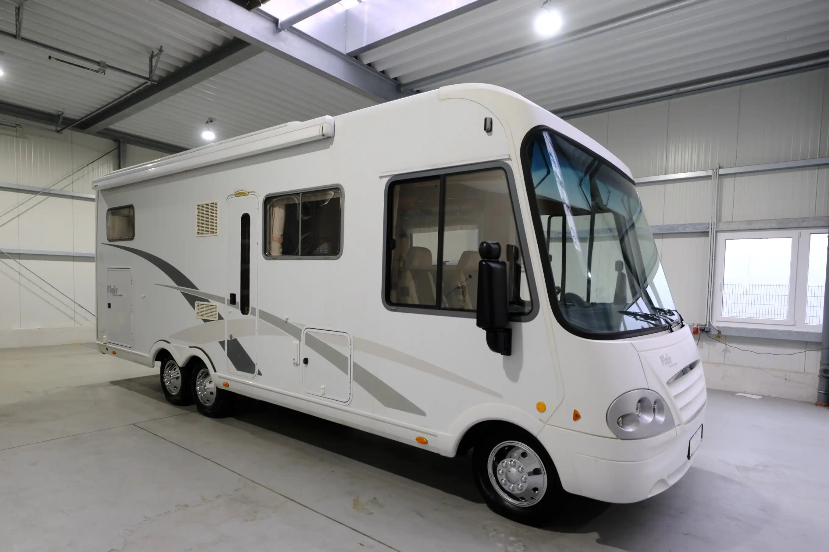 NIESMANN   BISCHOFF Flair 7100 IC/Festbett+Hubbett/Garage/Klima/Solar/Markise
